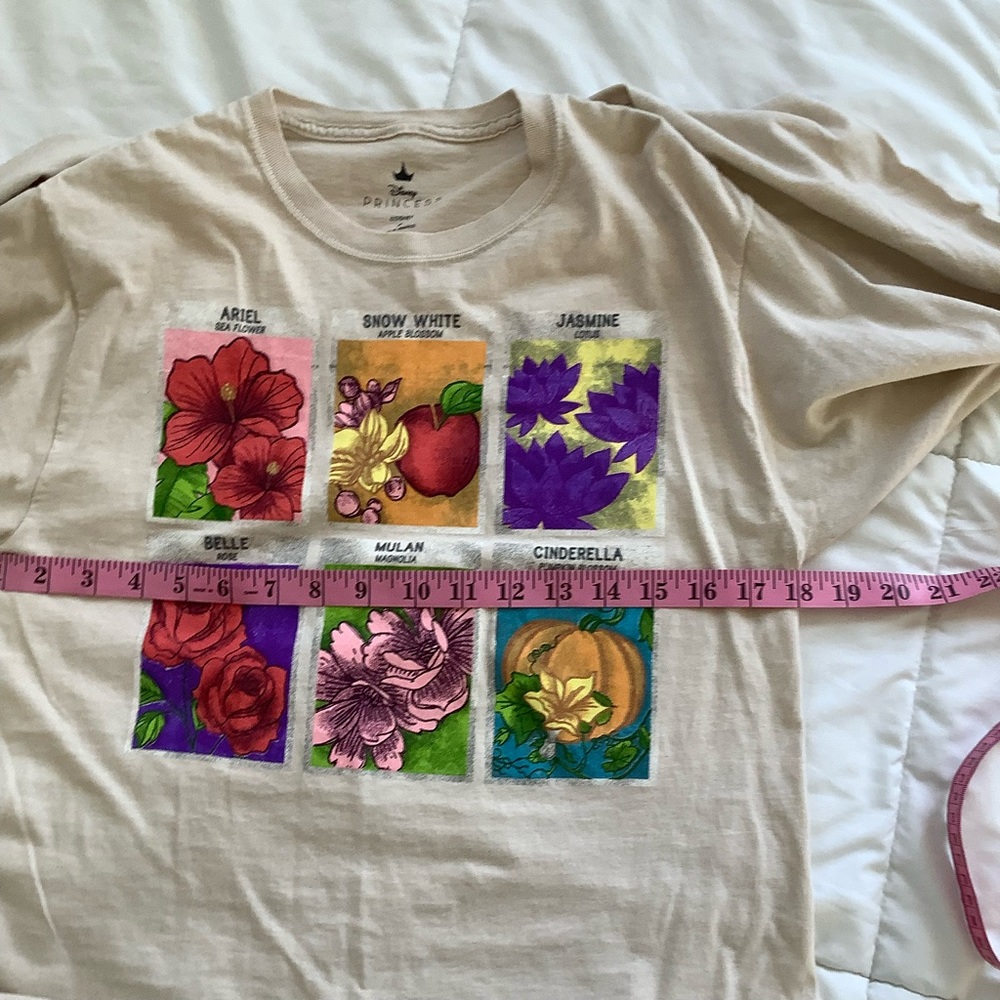 Disney Princess T-Shirt Women's Size S Long Sleeve Princess Raw Hem NWOT - Picture 6 of 7
